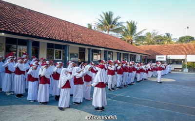 Pelaksanaan Kegiatan Upacara Hari senin di Mi Fatahilah Pangkalan